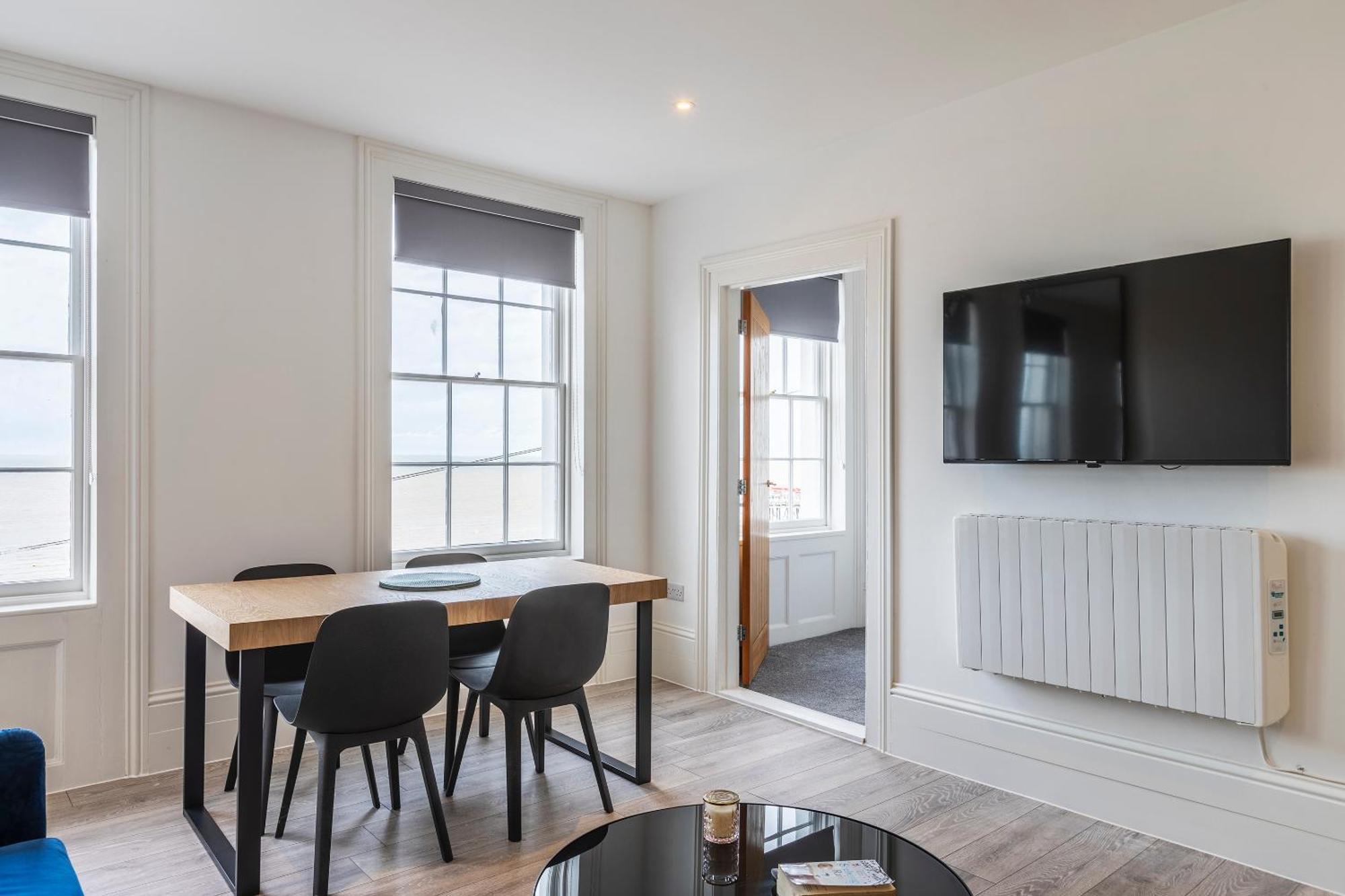 Seaside Serenity: Stylish Sea View Apartments In Herne Bay Bagian luar foto