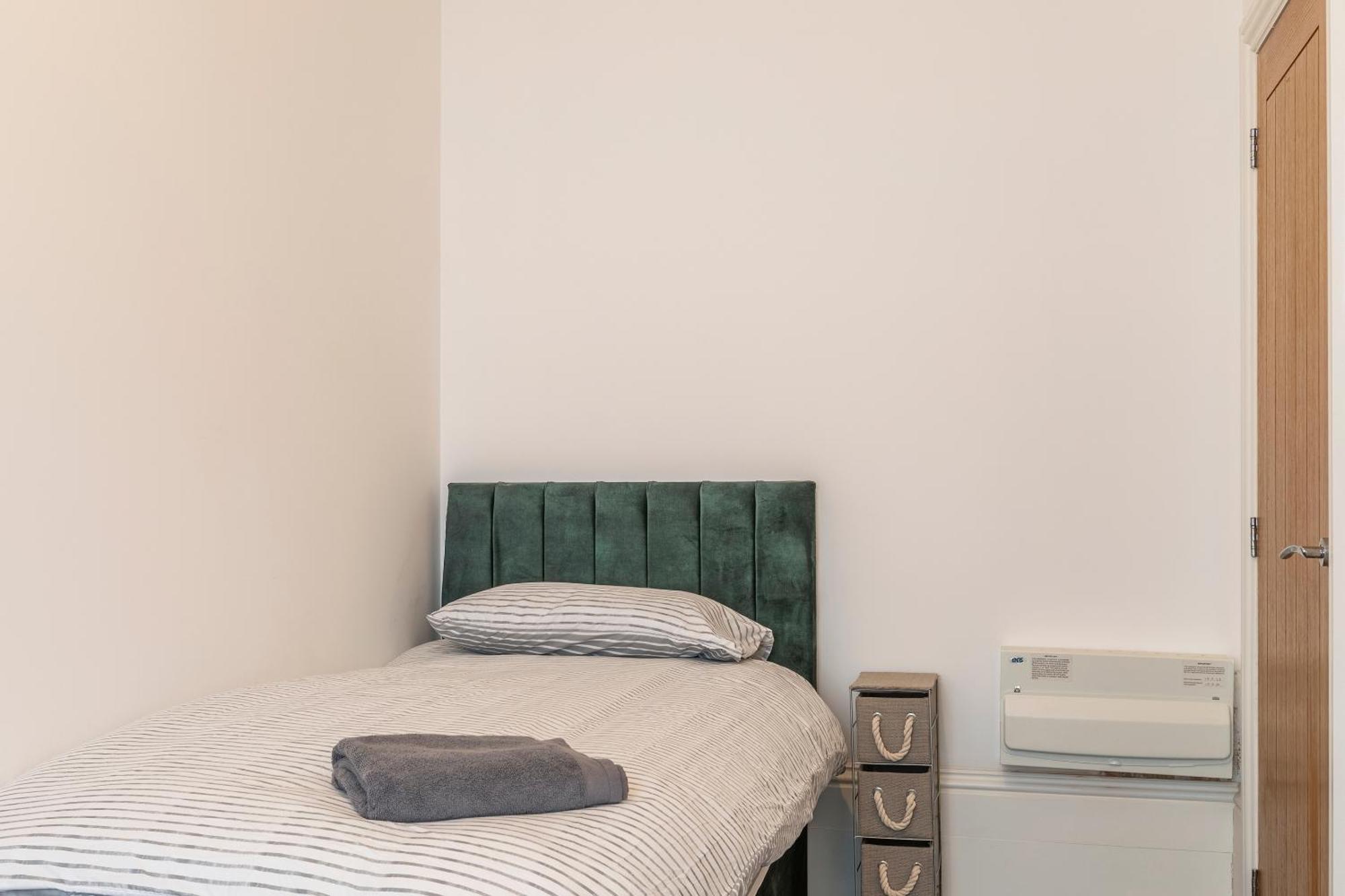 Seaside Serenity: Stylish Sea View Apartments In Herne Bay Bagian luar foto