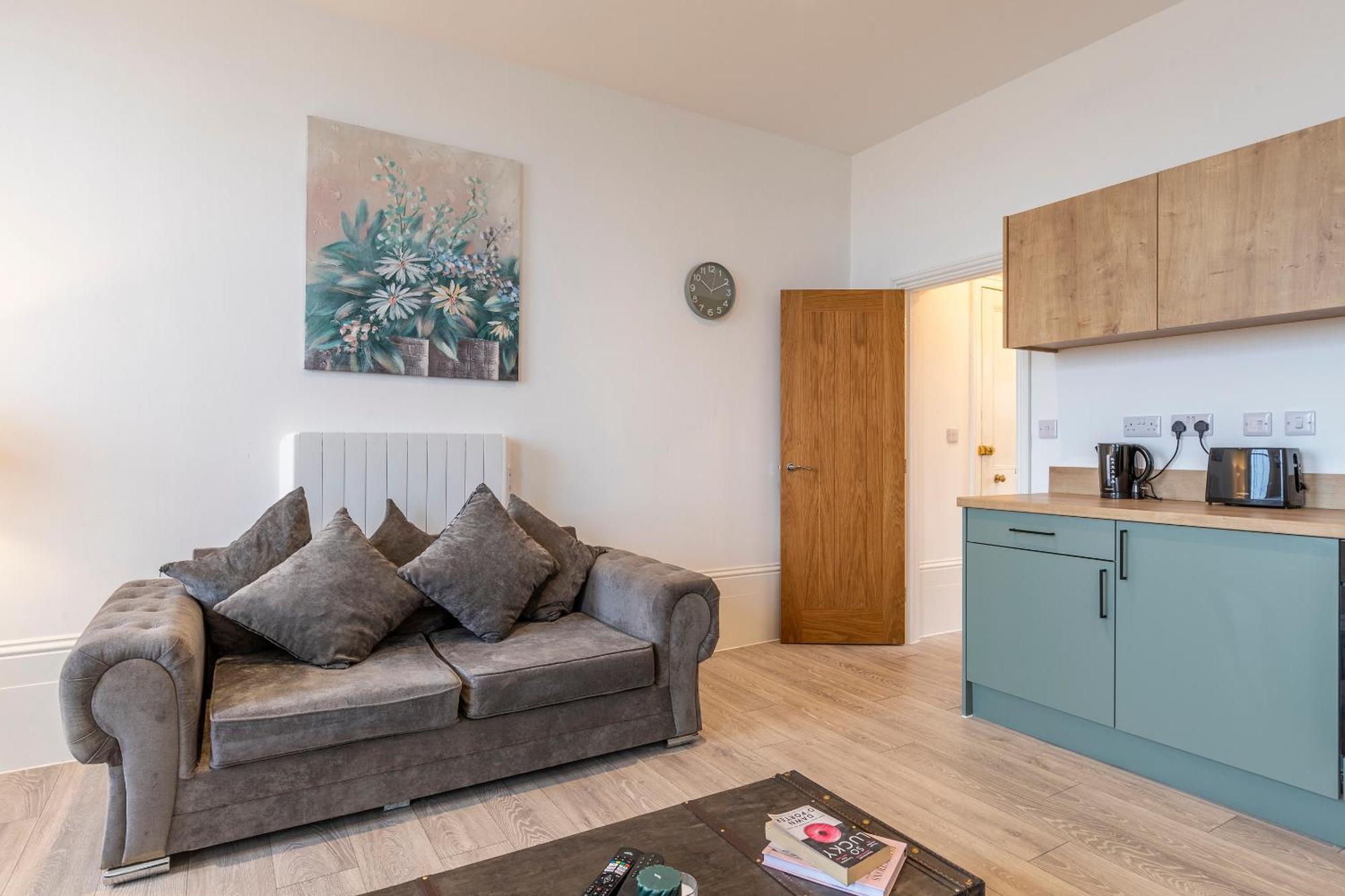 Seaside Serenity: Stylish Sea View Apartments In Herne Bay Bagian luar foto